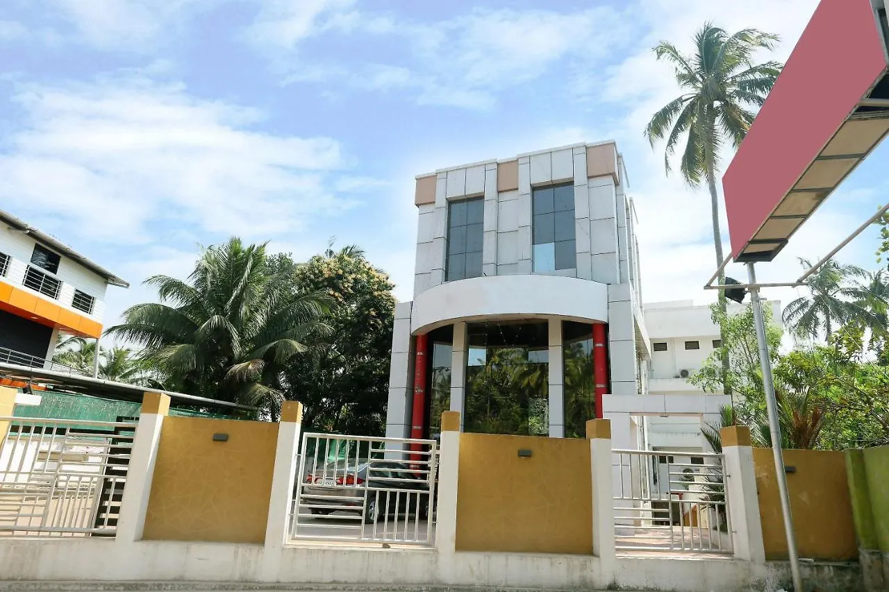 Oyo 28836 Hotel Salkara Residency Thrissur 3*,  India