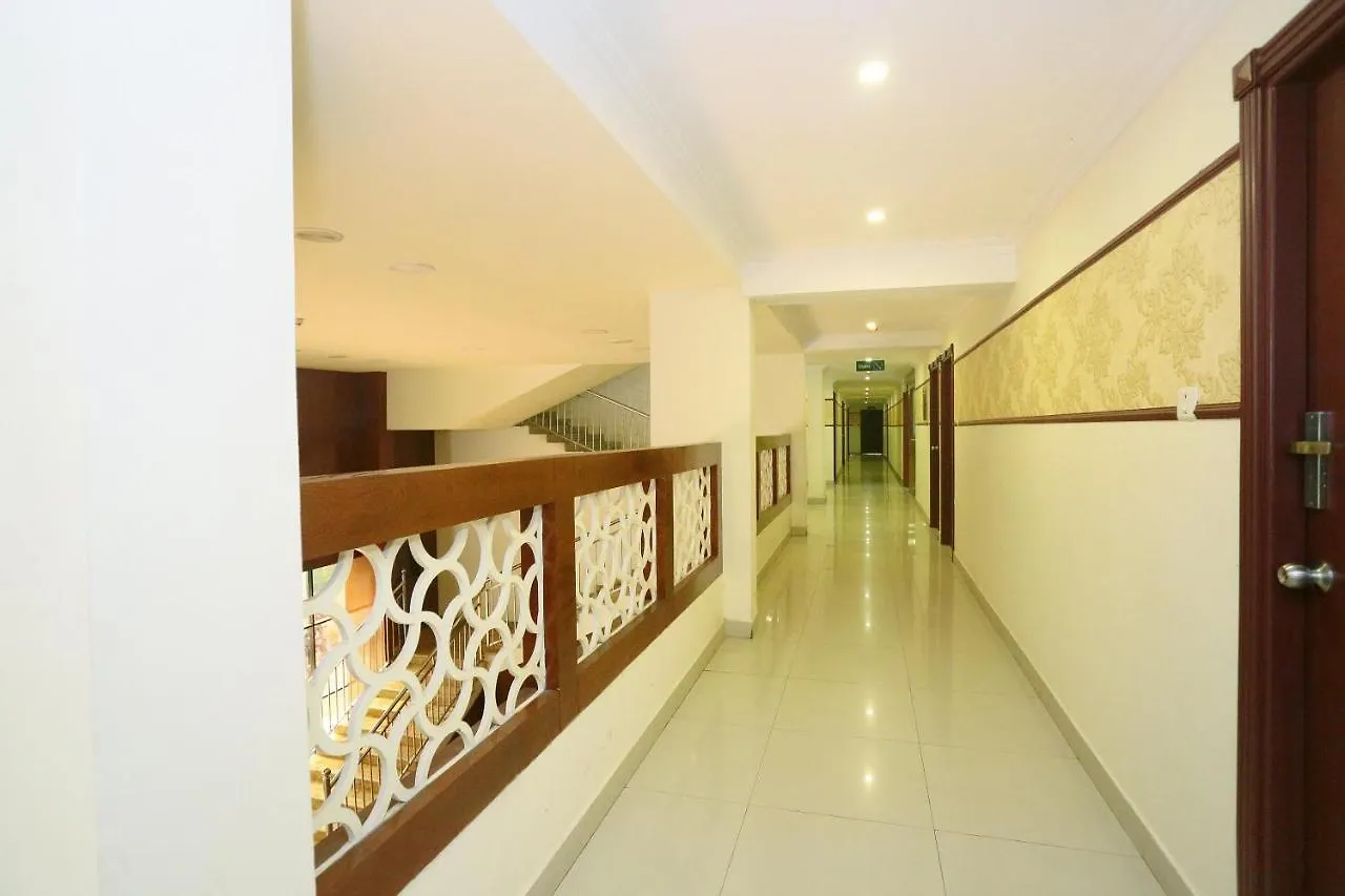 Oyo 28836 Hotel Salkara Residency Thrissur 3*,  India