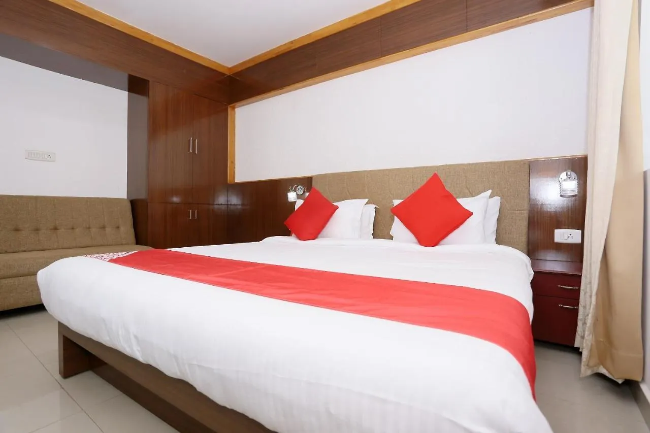 Oyo 28836 Hotel Salkara Residency Thrissur 3*,